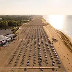 Charming Coastal With Pool Apartment Bibione