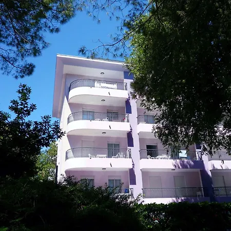 Charming Coastal With Pool ビビオーネ